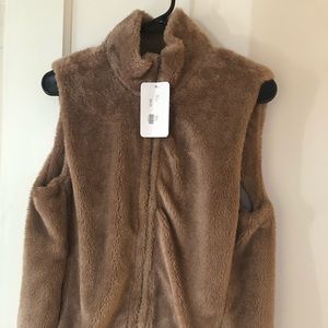 Boutique fur mocha  vest  with tags